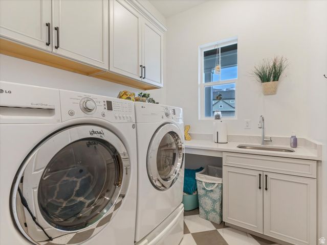 1223 E HOLLYHOCK WAY, Layton, UT 84040