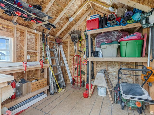1223 E HOLLYHOCK WAY, Layton, UT 84040