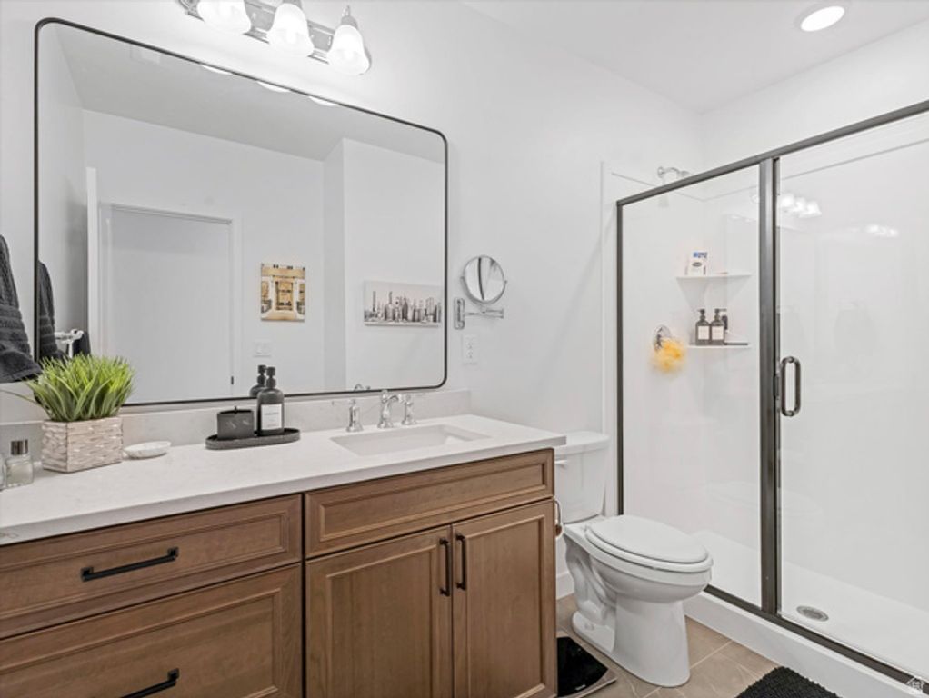 Image 26 of property listing at 1707 N LARKSPUR WAY, Layton, UT 84040