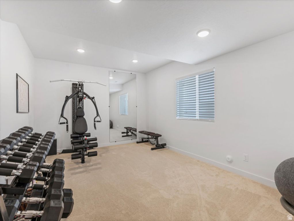 Image 31 of property listing at 1707 N LARKSPUR WAY, Layton, UT 84040