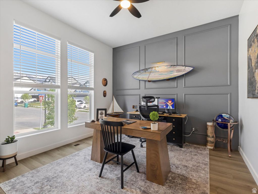 Image 5 of property listing at 1707 N LARKSPUR WAY, Layton, UT 84040