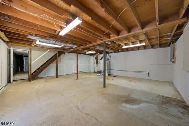 6 Tomahawk Trl, Jefferson Twp., NJ 07849