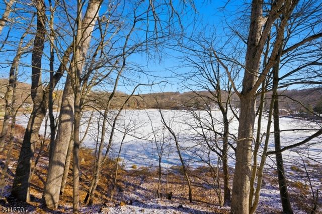 6 Tomahawk Trl, Jefferson Twp., NJ 07849