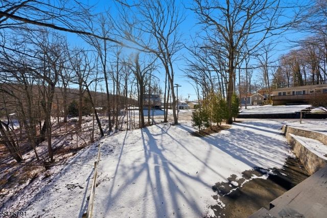 6 Tomahawk Trl, Jefferson Twp., NJ 07849