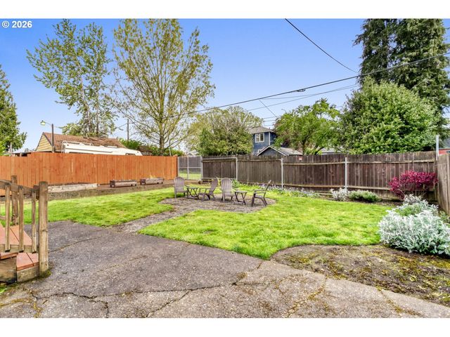 6433 N YALE St, Portland, OR 97203