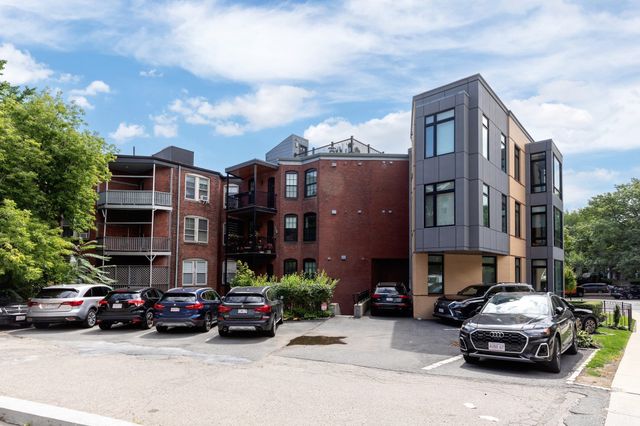 1244 Beacon St 1, Brookline, MA 02446