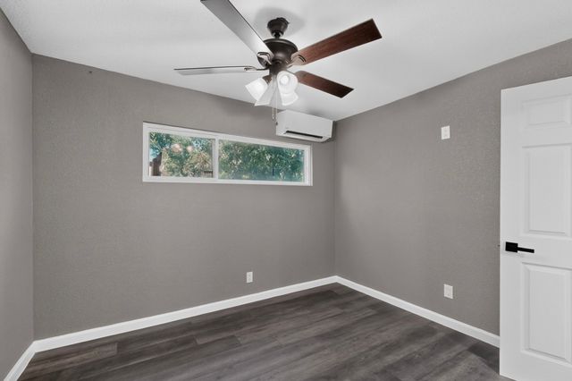 429 S Walker Street, Mesquite, TX 75149