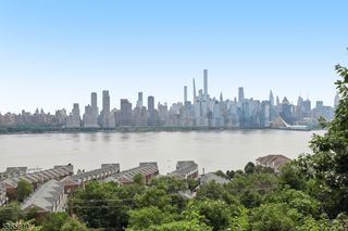 6309 Boulevard East 14, West New York Town, NJ 07093