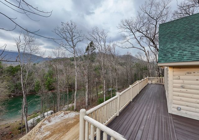 153 Betty Sue Deyton Road, Robbinsville, NC 28771