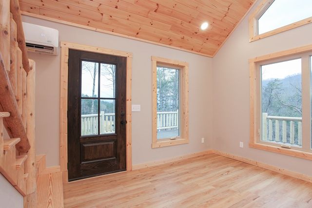 153 Betty Sue Deyton Road, Robbinsville, NC 28771