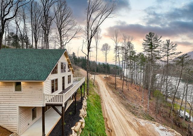 153 Betty Sue Deyton Road, Robbinsville, NC 28771