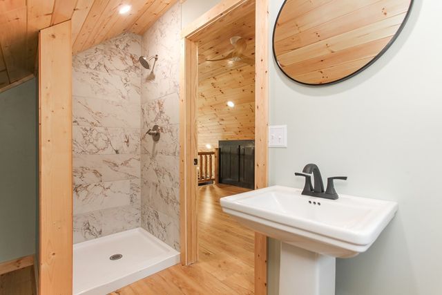 153 Betty Sue Deyton Road, Robbinsville, NC 28771