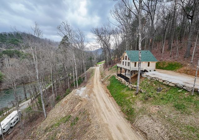 153 Betty Sue Deyton Road, Robbinsville, NC 28771