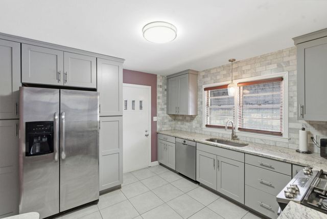 292 Rosemont Garden, Lexington, KY 40503