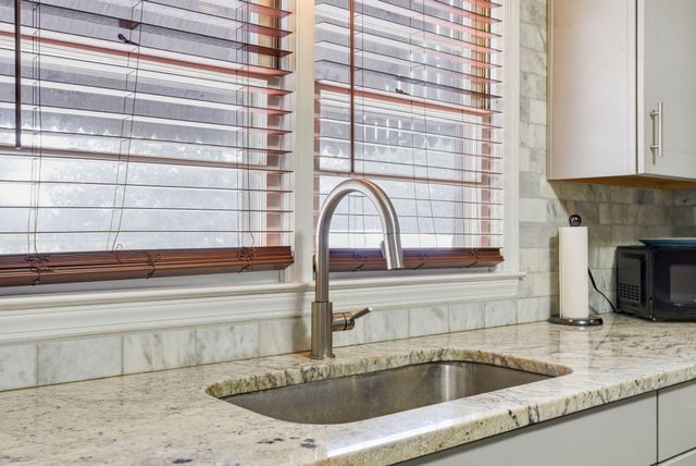 292 Rosemont Garden, Lexington, KY 40503