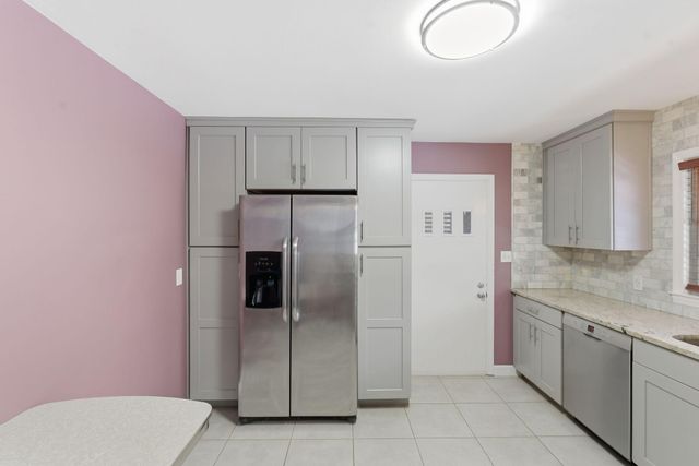 292 Rosemont Garden, Lexington, KY 40503