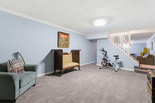 292 Rosemont Garden, Lexington, KY 40503