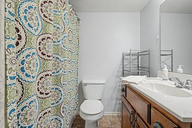 210 S McLean Blvd Apt 8, Memphis, TN 38104