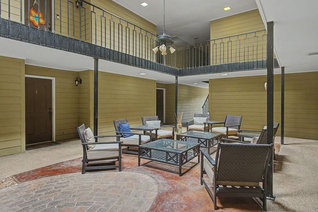 210 S McLean Blvd Apt 8, Memphis, TN 38104