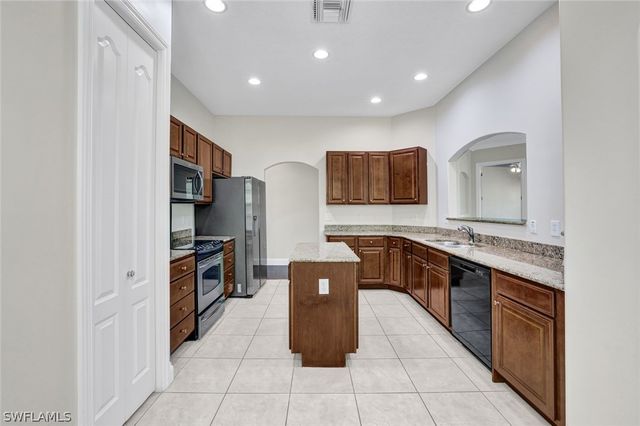 1338 Corso Palermo CT 2404, Naples, FL 34105