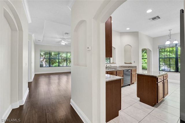 1338 Corso Palermo CT 2404, Naples, FL 34105