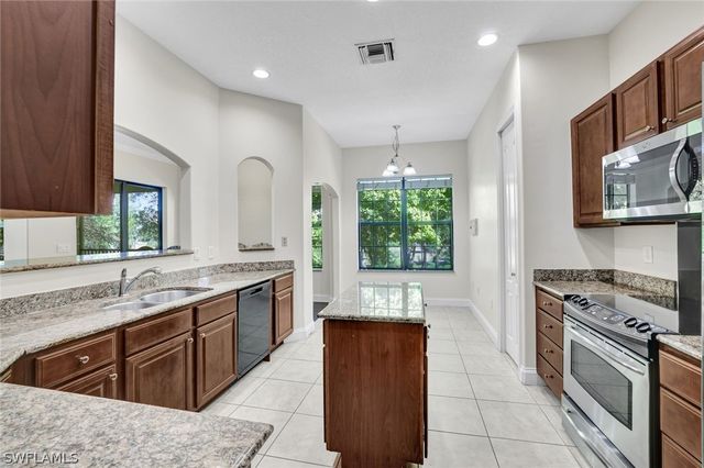 1338 Corso Palermo CT 2404, Naples, FL 34105