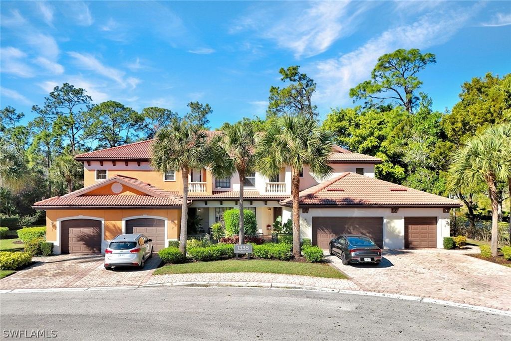 1338 Corso Palermo CT 2404, Naples, FL 34105