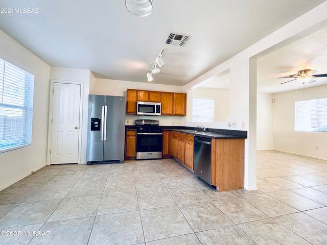 4267 E Parting Waters Way, Tucson, AZ 85712