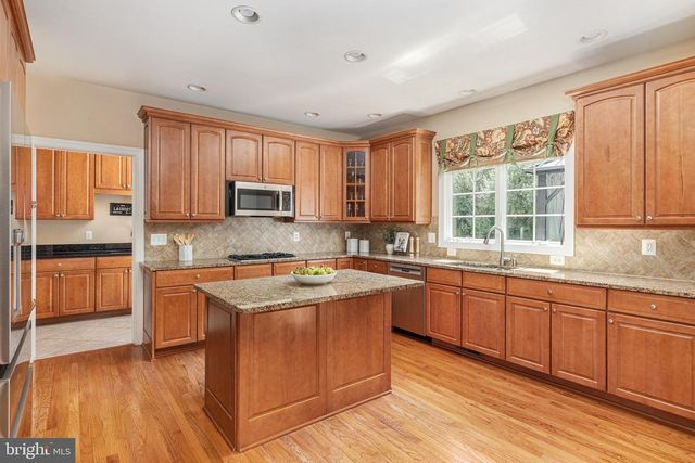 5404 EMMYS MILL CT, Haymarket, VA 20169