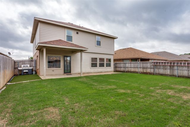 1116 Autumnwood Drive, Azle, TX 76020