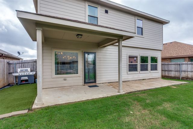 1116 Autumnwood Drive, Azle, TX 76020