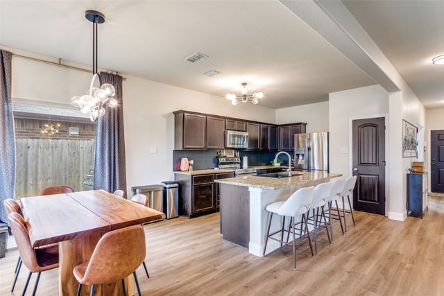 1116 Autumnwood Drive, Azle, TX 76020