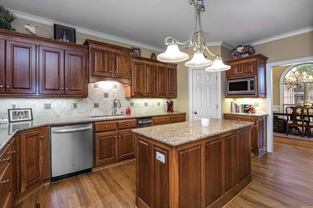 128 Osage Drive, Maumelle, AR 72113