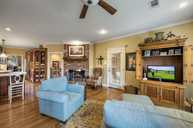 128 Osage Drive, Maumelle, AR 72113