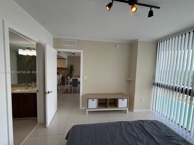 5252 NW 85th Avenue 708, Doral, FL 33166