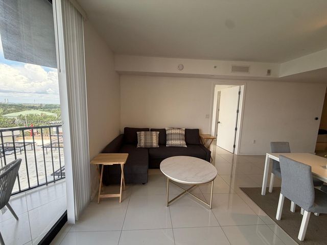 5252 NW 85th Avenue 708, Doral, FL 33166