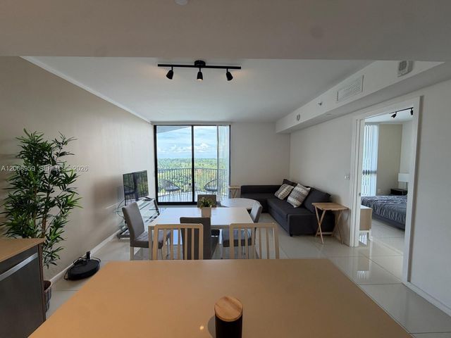 5252 NW 85th Avenue 708, Doral, FL 33166