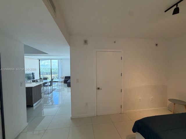 5252 NW 85th Avenue 708, Doral, FL 33166