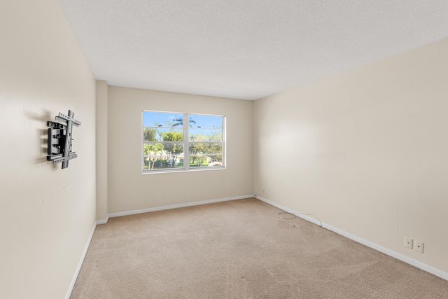 2500 NE 48th Lane 308, Fort Lauderdale, FL 33308