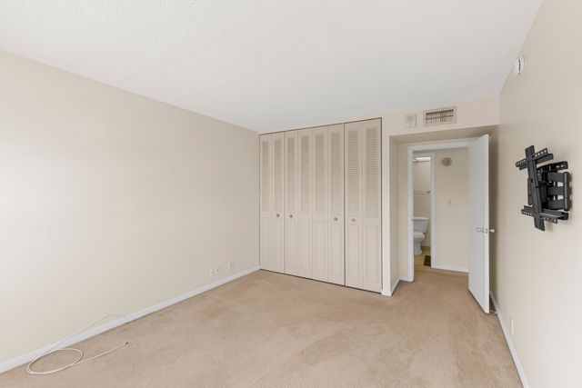 2500 NE 48th Lane 308, Fort Lauderdale, FL 33308