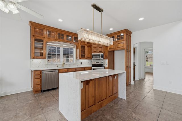 3802 Brooks Ridge, Rogers, AR 72758
