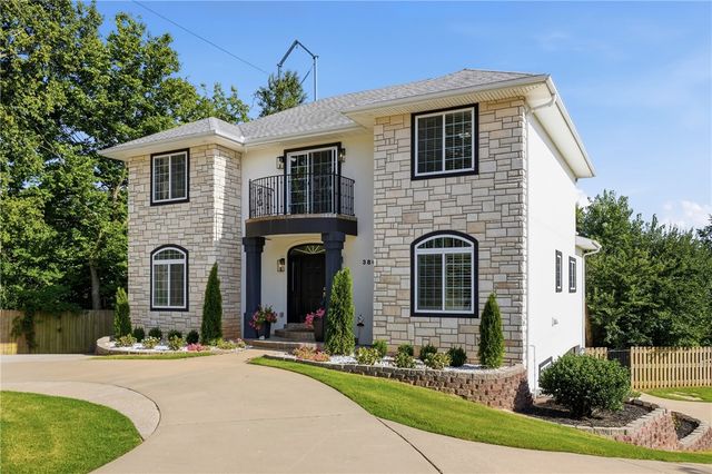 3802 Brooks Ridge, Rogers, AR 72758