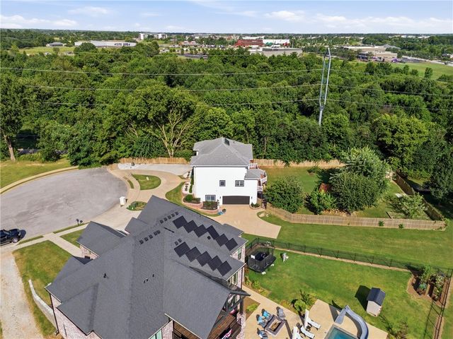 3802 Brooks Ridge, Rogers, AR 72758