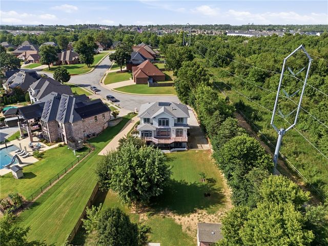 3802 Brooks Ridge, Rogers, AR 72758