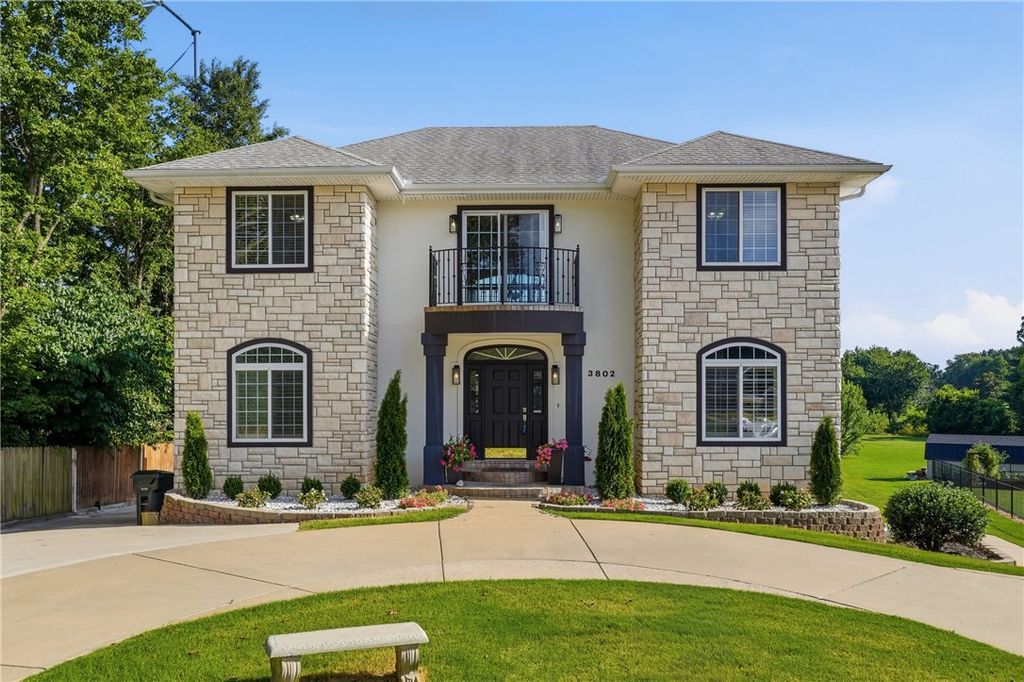 3802 Brooks Ridge, Rogers, AR 72758