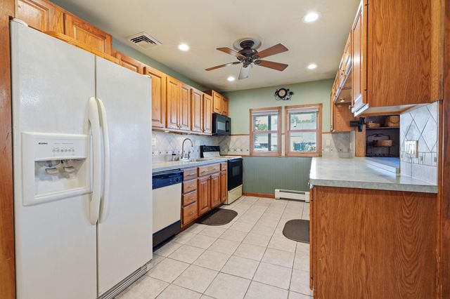 31 NARCISSUS LN, Levittown, PA 19054