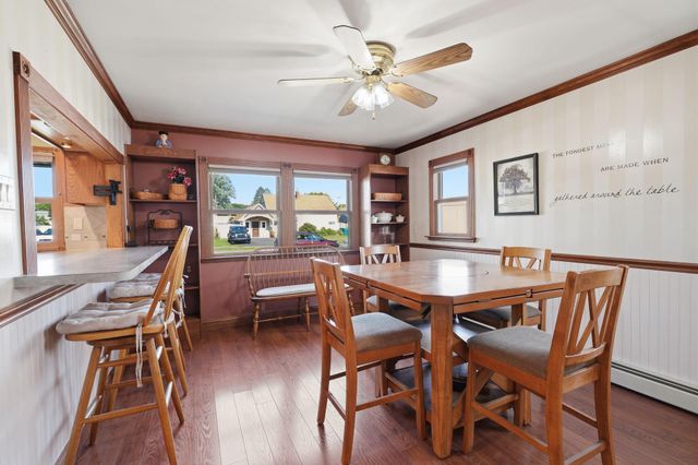 31 NARCISSUS LN, Levittown, PA 19054