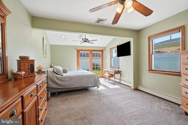 31 NARCISSUS LN, Levittown, PA 19054