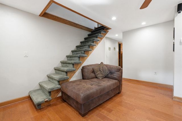 31 NARCISSUS LN, Levittown, PA 19054