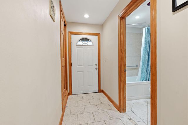 31 NARCISSUS LN, Levittown, PA 19054